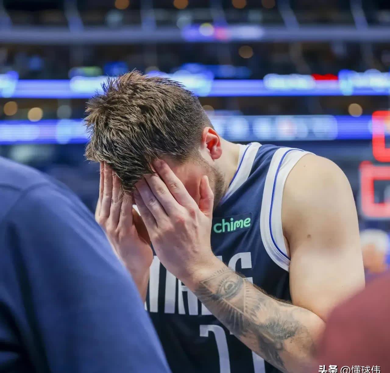 九游官方网站-包含东契奇重返赛场，败北首场状态出色，德国队观众沸腾！观众掌声雷动的词条