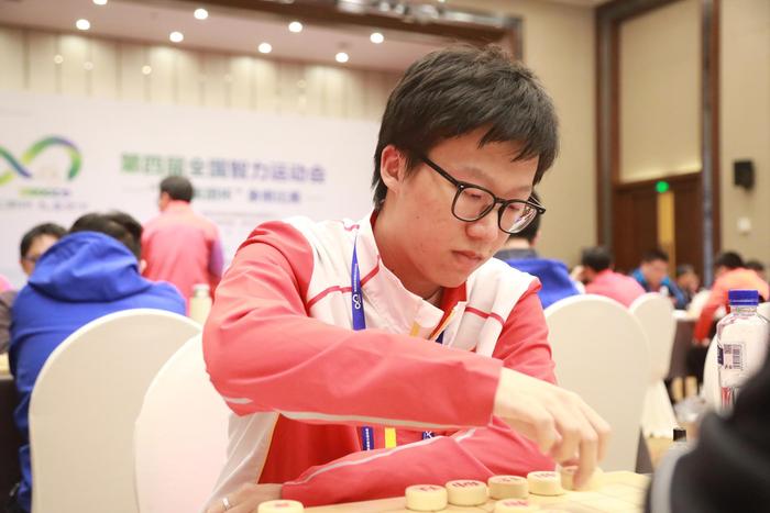 九游官网-淘汰赛巅峰对决！岭北火狐队惊险晋级东城青龙队，网球赛场再起波澜；关键战拿下信心的简单介绍